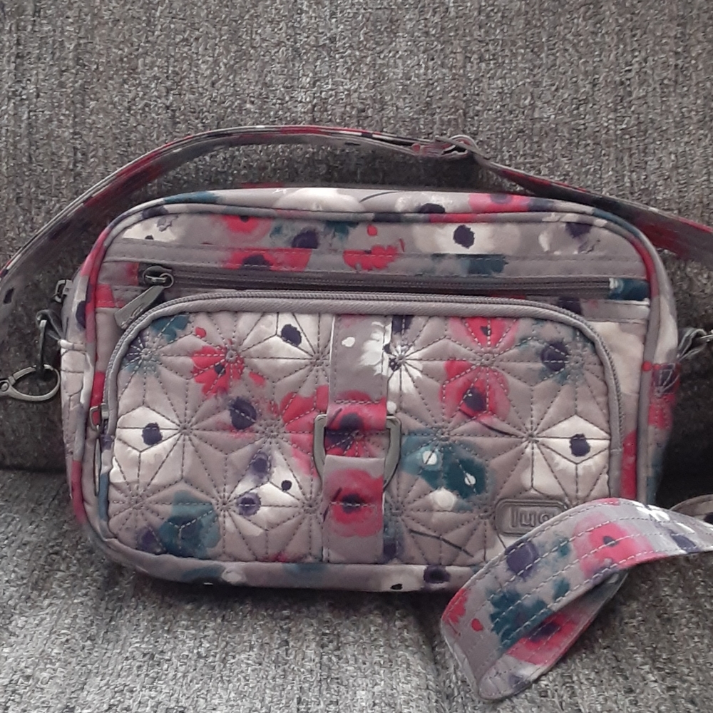 Lug Carousel Bag